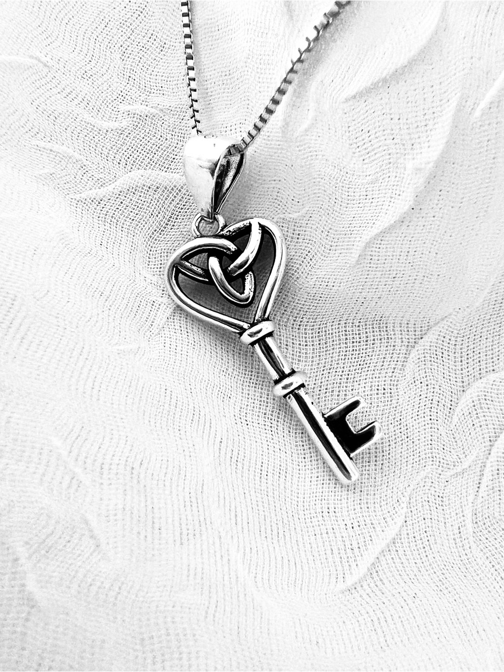 Celtic Heart Key Pendant Necklace - 925 Sterling Silver Women’s Jewelry